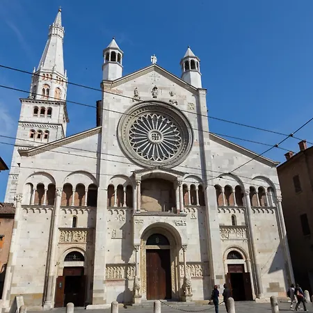 Center Vicolo With Parking Apartment *