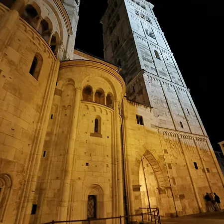 Apartment Center Vicolo With Parking