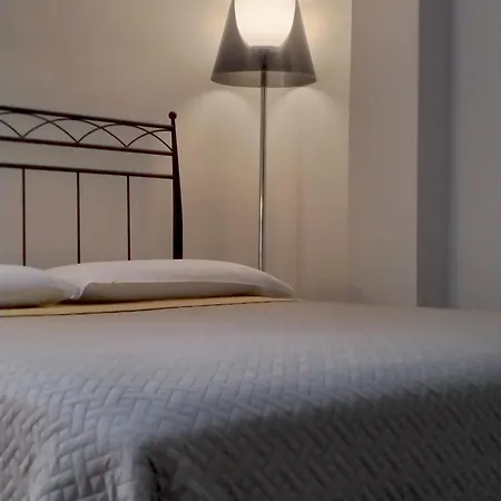 Center Vicolo With Parking Apartment Modena