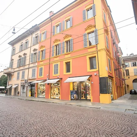 Center Vicolo With Parking شقة