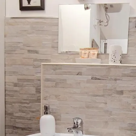 Center Vicolo With Parking Apartment Modena