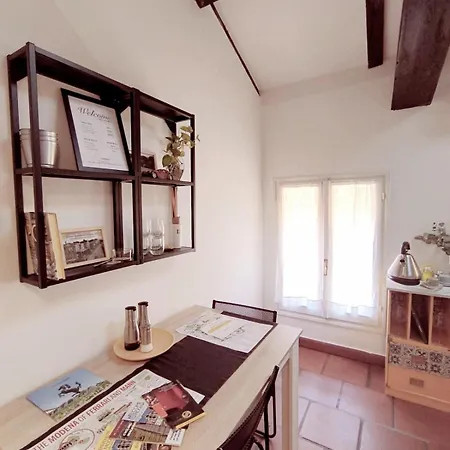 Center Vicolo With Parking Apartment *