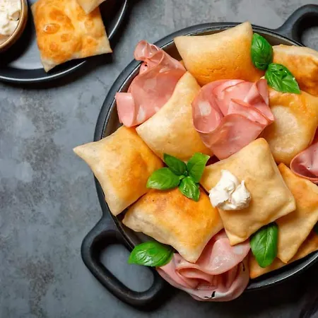 Center Vicolo With Parking *