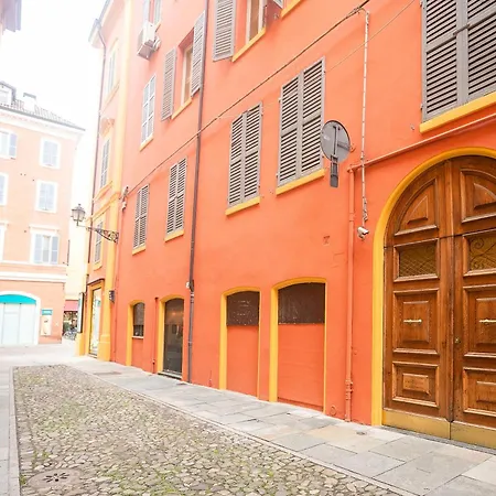 Center Vicolo With Parking Apartment *