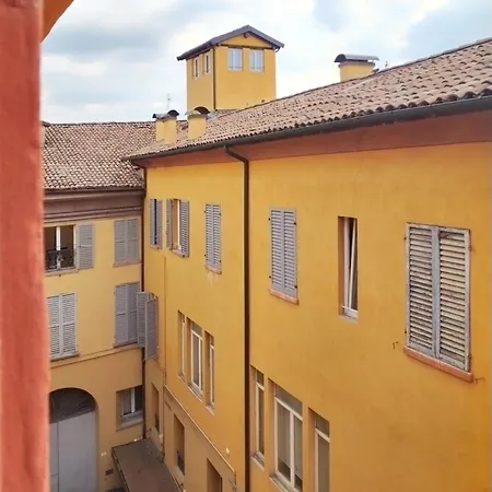 Center Vicolo With Parking Apartment