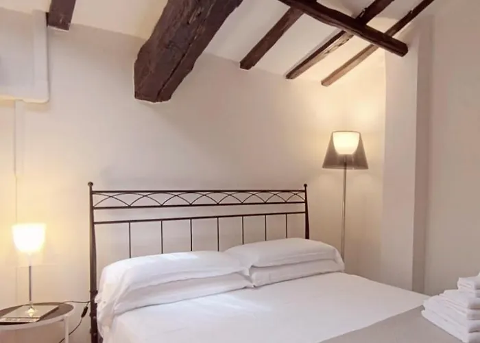 Center Vicolo With Parking Apartment *