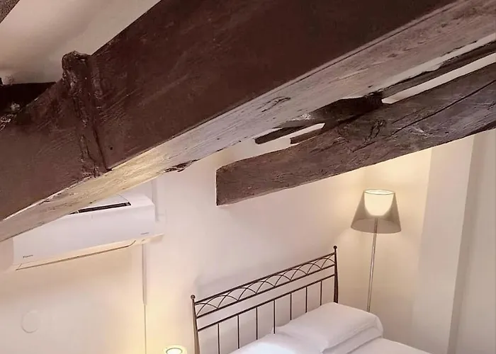 Center Vicolo With Parking * Modène